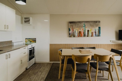 Lakes Edge Holiday Park image 15