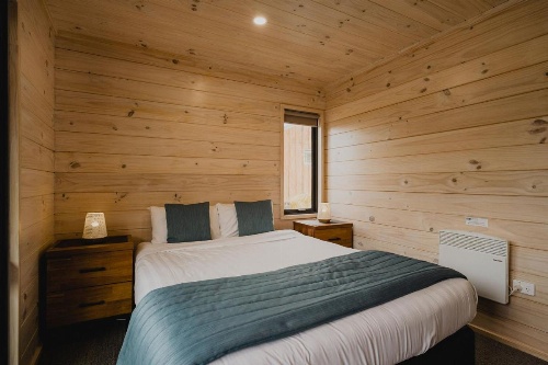Lakes Edge Holiday Park image 21