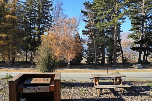 Lakes Edge Holiday Park image 28