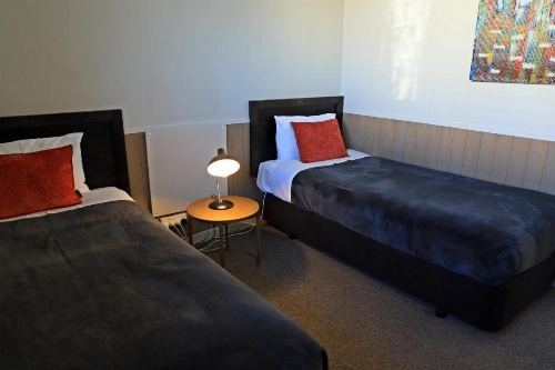 Lakes Edge Holiday Park image 32