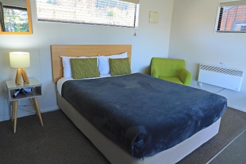 Lakes Edge Holiday Park image 37