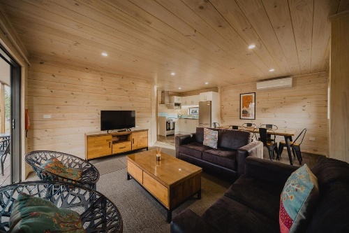 Lakes Edge Holiday Park image 45