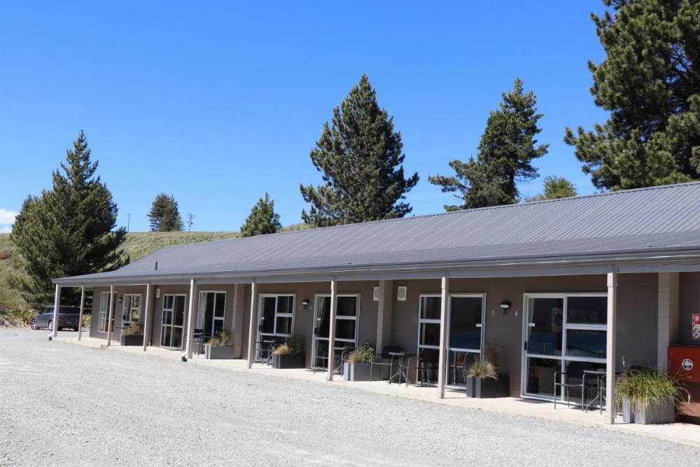 Lakes Edge Holiday Park Image 43