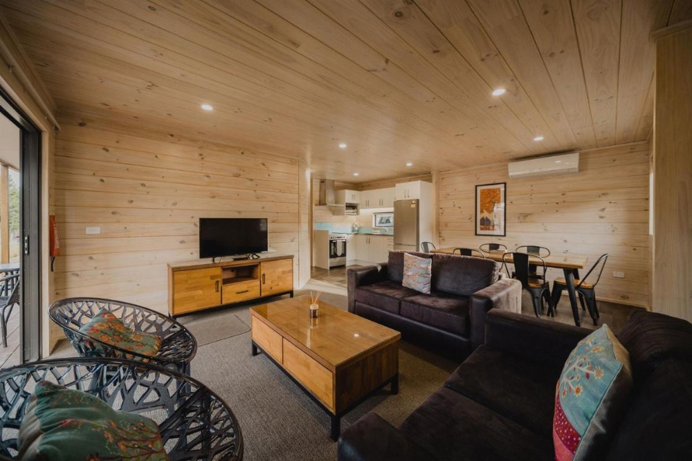 Lakes Edge Holiday Park Image 45